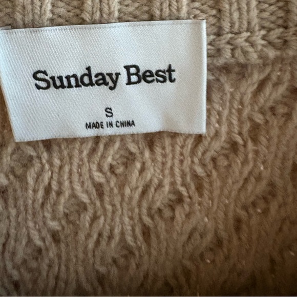 Aritzia Sunday best sweater - Picture 3 of 3